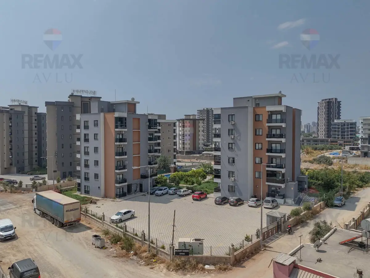 REMAX AVLU’DAN KUYULUKTA SİTE İÇERİSİNDE SATILIK 1+1 DAİRE