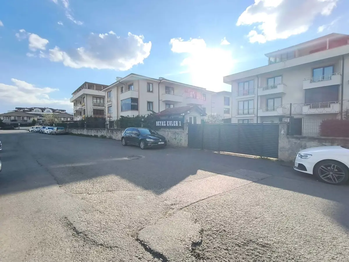 SERDİVAN KÖPRÜBAŞI’NDA AVM'LERE ÇOK YAKIN LOKASYONDA 3+1 160 M² NET ÇATI DUBLEKS , KREDİYE UYGUN