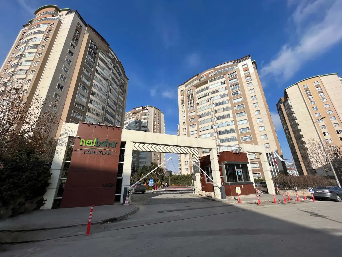 YENİMAHALLE SERHAT MAH. NEVBAHAR SİTESİNDE SATILIK 3+1 DAİRE