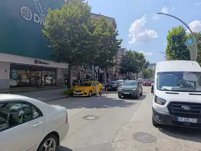 İZMİT KADIKÖY MAHALLESİ'NDE MERKEZİ KONUMDA 1+1 KİRALIK DAİRE