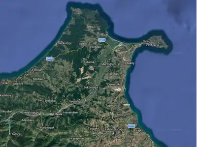 SİNOP MERKEZ YALI KÖYÜ'NDE DENİZE 350M MESAFEDE 9.906M2 ARSA