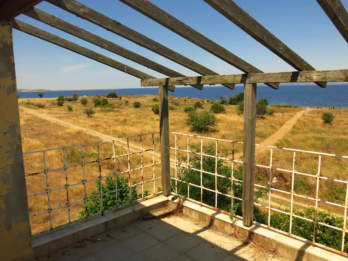 SAROZ'DA DENIZ MANZARALI, 425M² BAHÇELI 3 KATLI VILLA