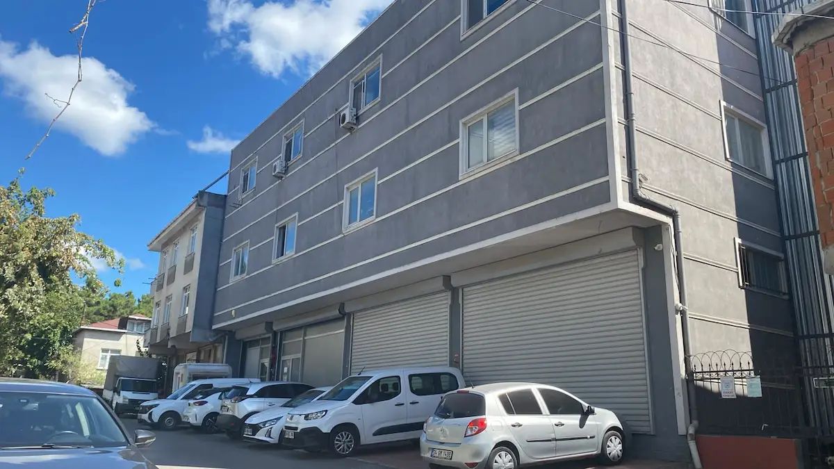 **REMAX ÖNCÜ*YUSUF KURT**MODOKO İMES YAKINI 1200 M2 İSKANLI BINA
