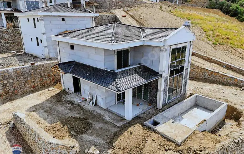 REMAX DREAMDEN KABAOĞLUNDAMARA GREEN ŞİFEDA SATILIK VİLLA