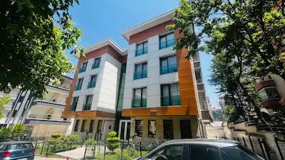 HİLAL HOLLANDA CAD. KOMPLE EŞYALI BÜYÜK BALKONLU KİRALIK 2+1