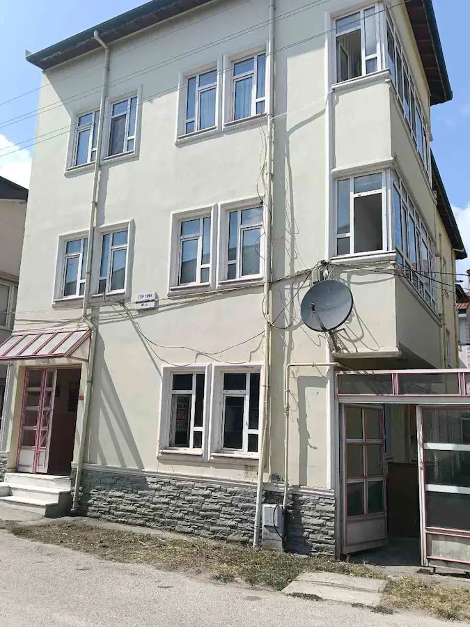SAKARYA MAHALLESİNDE KİRALIK DAİRE 3+1 DOĞALGAZLI  DAİRE