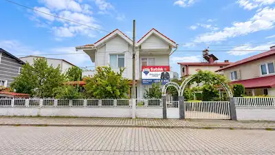 REMAX BARLAS GÜRLERDEN ÇATALÇAM SAHİLE 100M SATILIK FIRSAT VİLLA