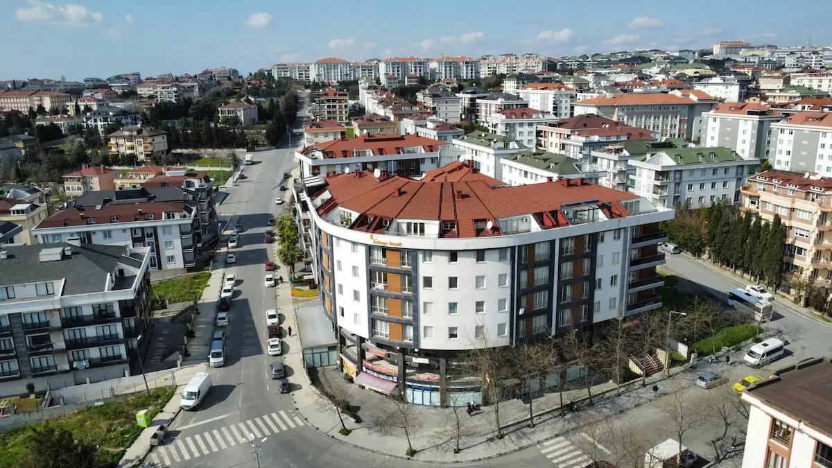 KAVAKLI DEMOKRASİ CADDESİ CEPHE 100 M² KİRALIK  DÜKKÂN MAĞAZA İŞ KOLLARINA UYGUN