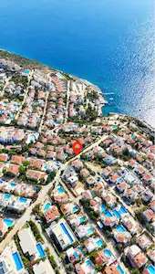 KAŞ KALKAN KALAMAR KOYU’NDA DENİZ MANZARALI HAVUZLU 2+1 DAİRE