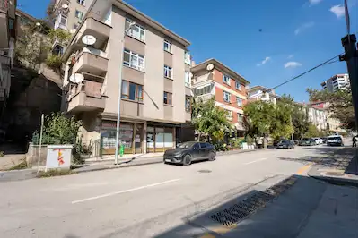 ÇANKAYA ARKA TOPRAKLIK’TA SATILIK 3+1 125 M² BRÜT 3 CEPHELİ UYGUN FİYATLI
