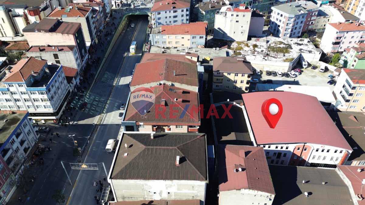 SULTANBEYLİ MERKEZ ÇARŞIDA SATILIK 2.400 M2 FIRSAT TİCARİ BİNA
