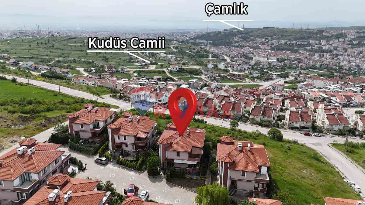 RE/MAX İNCİ'DEN KUVA-İ MİLLİYE MAH. ÖZLEM 94 SİTESİ 4+1 SATILIK VİLLA