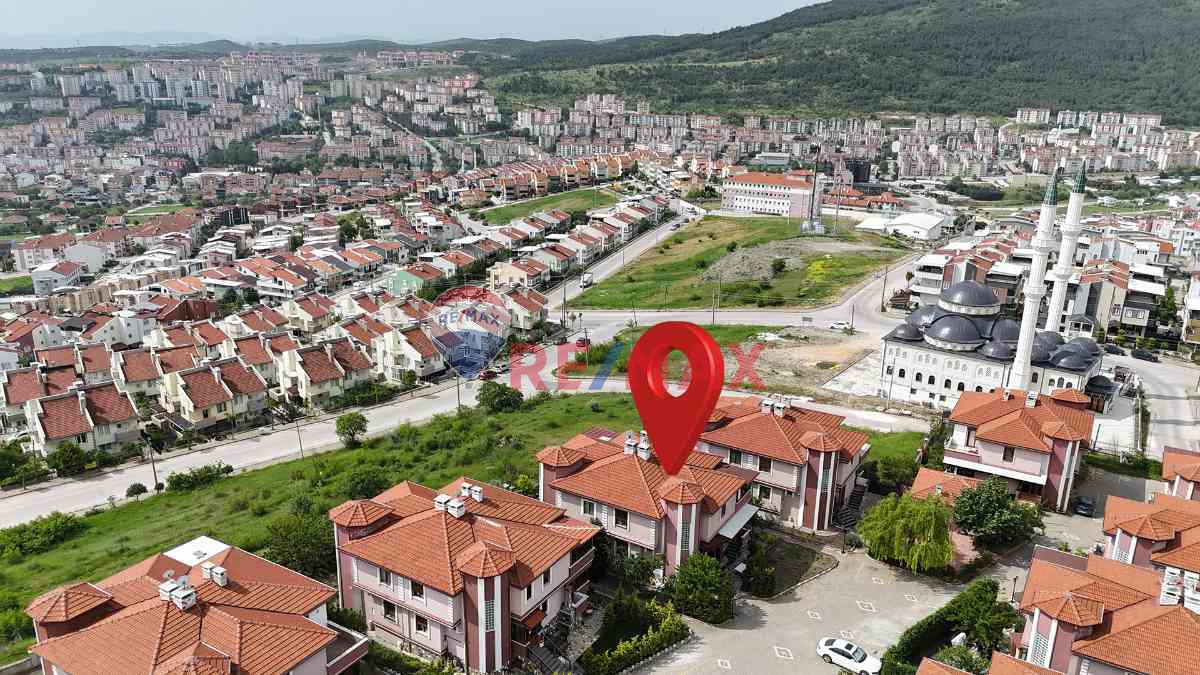 RE/MAX İNCİ'DEN KUVA-İ MİLLİYE MAH. ÖZLEM 94 SİTESİ 4+1 SATILIK VİLLA