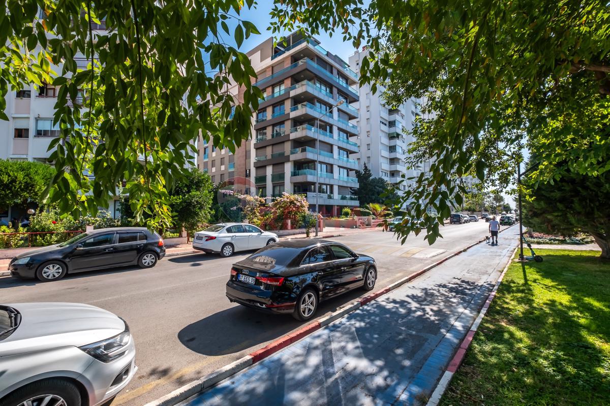 HÜSEYİN ÇELİK'ten LARA SAHİL BANDI'nda EŞYALI LÜKS 4+1 KİRALIK