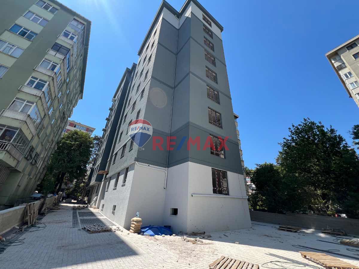 KADIKÖY' DE PRESTIJLI PROJEDE GENIŞ 2+1 EBEVEYN BANYOLU SATILIK DAIRE