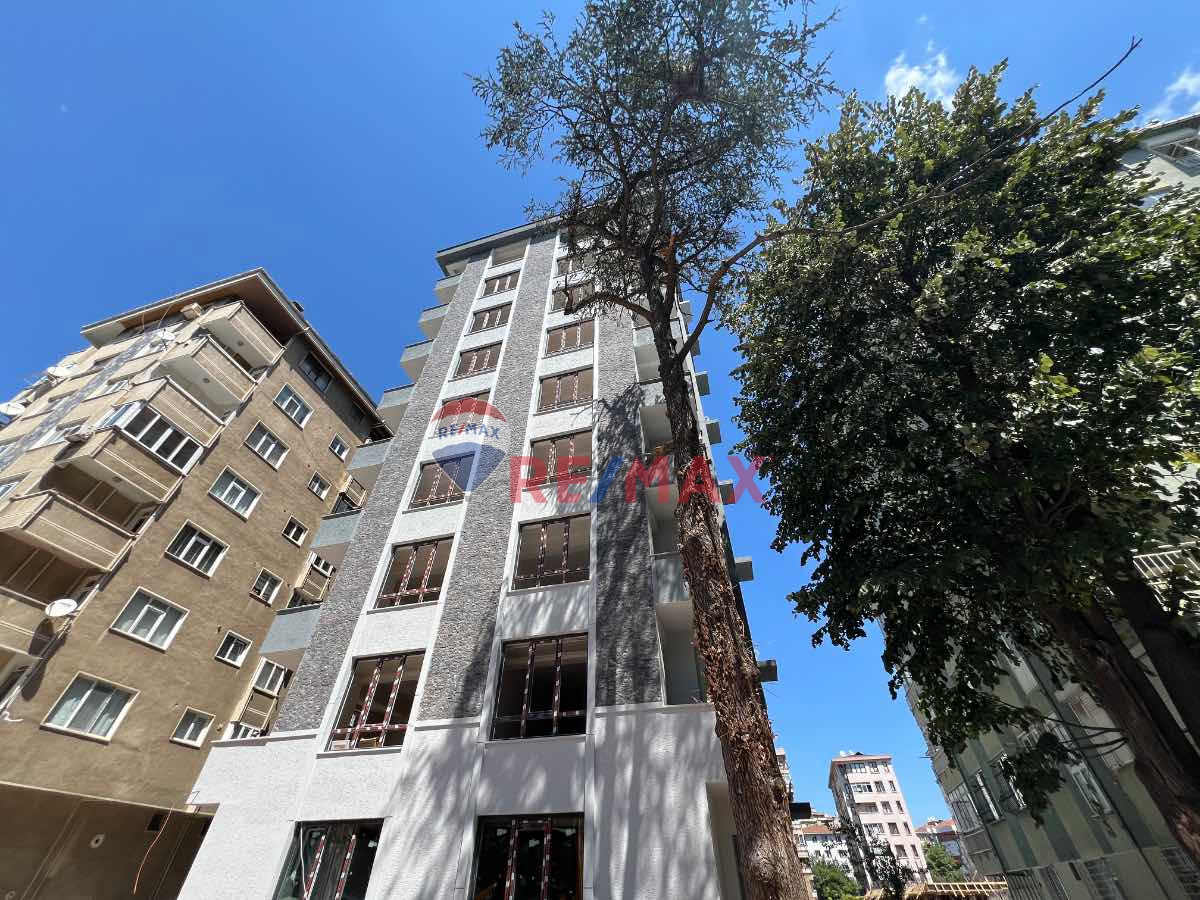 KADIKÖY' DE PRESTIJLI PROJEDE GENIŞ 2+1 EBEVEYN BANYOLU SATILIK DAIRE