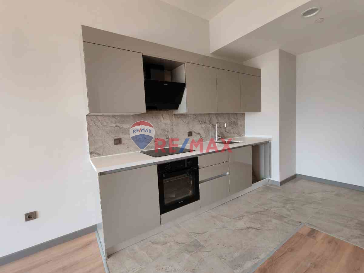 REMAX MODEL'DEN SINPAŞ AQUACITY'DE F2 KULEDE 1+1 BALKONLU SATILIK DAIRE