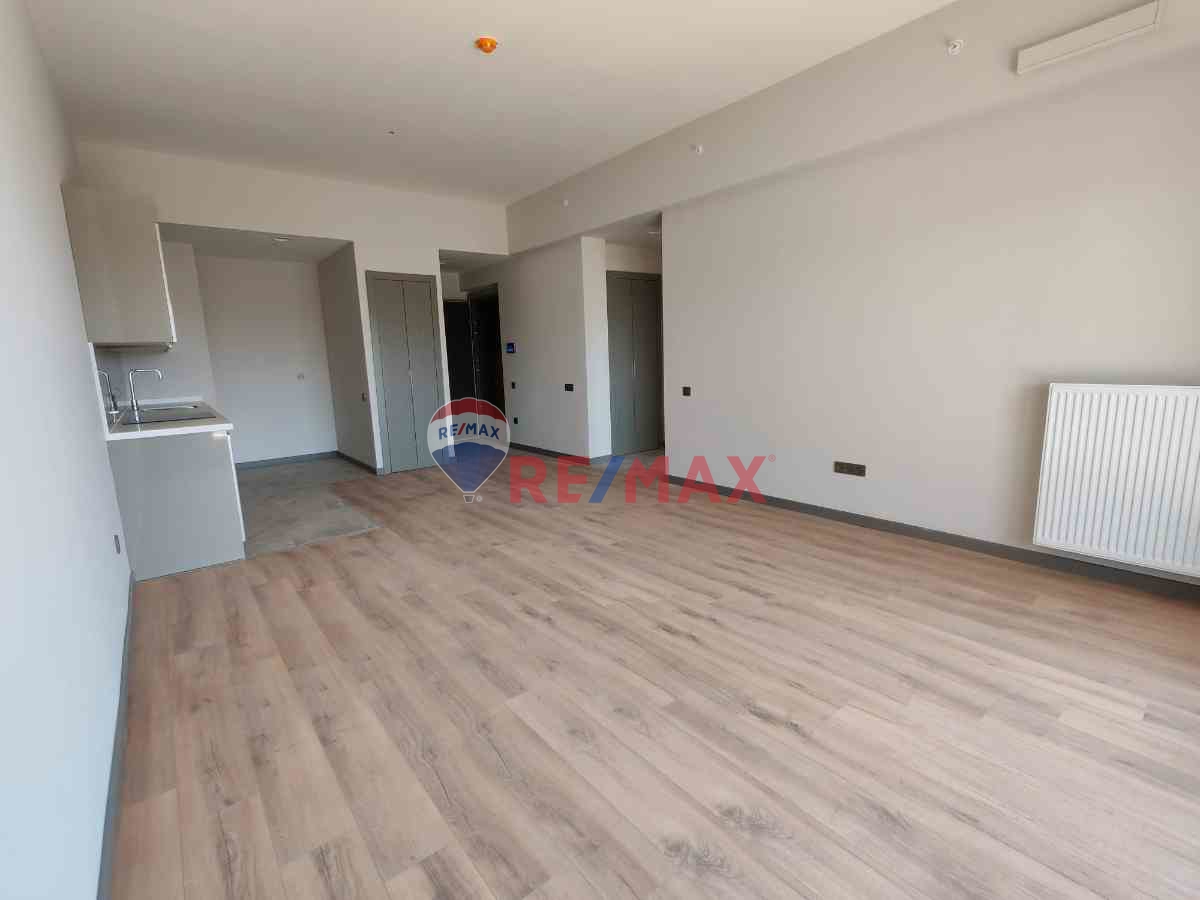 REMAX MODEL'DEN SINPAŞ AQUACITY'DE F2 KULEDE 1+1 BALKONLU SATILIK DAIRE
