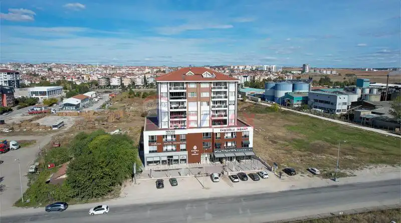 İSTASYON MAHALLESİ EKŞİOĞLU İŞ MERKEZİNDE HER TÜRLÜ İŞ KOLUNA UYGUN OFİS DAİRESİ