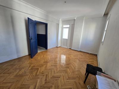 REMAX'DAN IÇERENKÖY'DE BALKONLU, MERKEZI KONUMDA GENIŞ 3+1 KIRALIK DAIRE