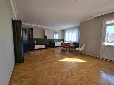 REMAX'DAN IÇERENKÖY'DE BALKONLU, MERKEZI KONUMDA GENIŞ 3+1 KIRALIK DAIRE