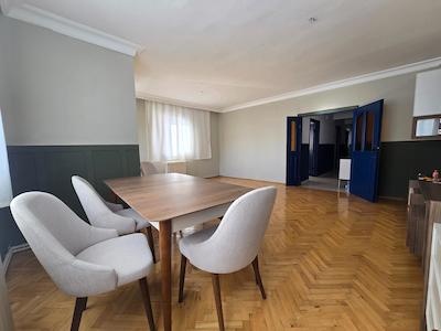 REMAX'DAN IÇERENKÖY'DE BALKONLU, MERKEZI KONUMDA GENIŞ 3+1 KIRALIK DAIRE