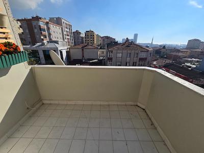 REMAX'DAN IÇERENKÖY'DE BALKONLU, MERKEZI KONUMDA GENIŞ 3+1 KIRALIK DAIRE