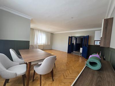 REMAX'DAN IÇERENKÖY'DE BALKONLU, MERKEZI KONUMDA GENIŞ 3+1 KIRALIK DAIRE