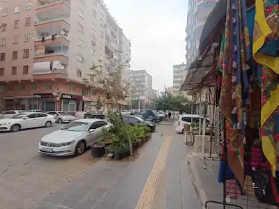 DEVREN TUHAFİYE YOĞUN YAYA TRAFİĞİ NİNOVA AVM ARKASI