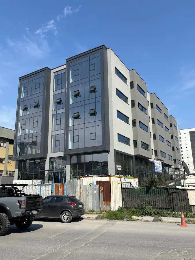 ISKANLI BASIN EKSPRESTE 14.700 M2 EMSALSIZ SIFIR PLAZA