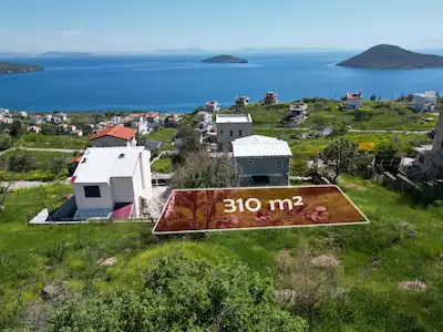 ÇANDARLI'DA KAPANMAZ DENİZ MANZARALI ARSA