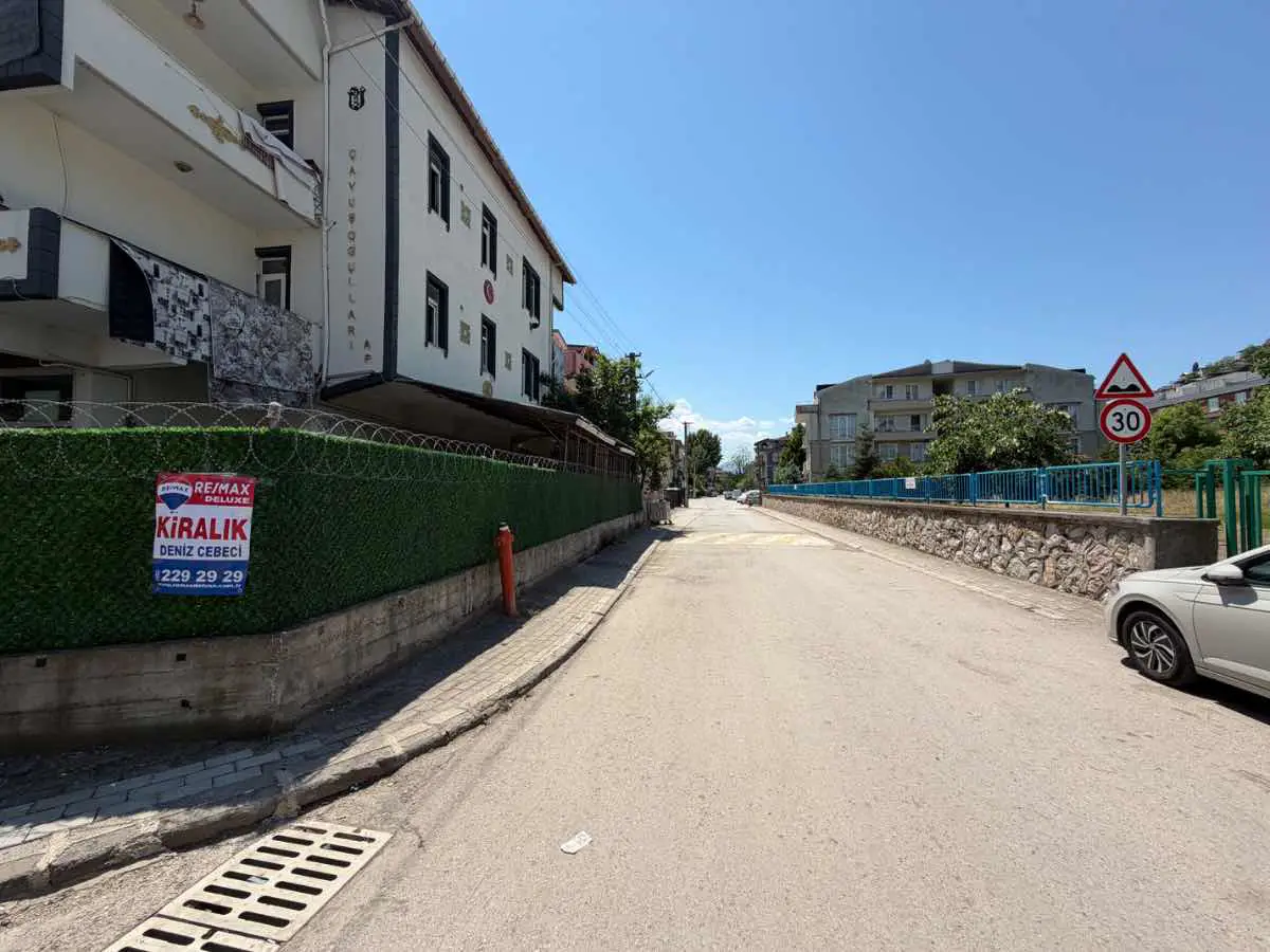 YENİŞEHİR'DE KİRALIK 70 M2 DÜKKAN
