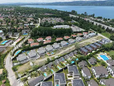 KIRKPINAR’DA ARSA İLE BİRLİKTE SATILIK BUNGOLOV TESİSİ