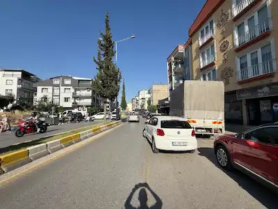 AYDIN EFELER GIRNE MAHALLESI LEFKOŞE BULVARI'NDA SATILIK EMSALSIZ TICARI MÜLK!