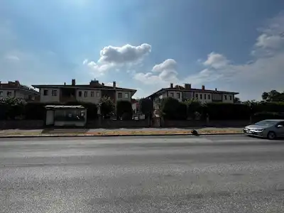 🌿 ŞEHRIN KALBINDE, BAHÇELI VE AYRICALIKLI BIR YAŞAM SIZI BEKLIYOR! 🏡