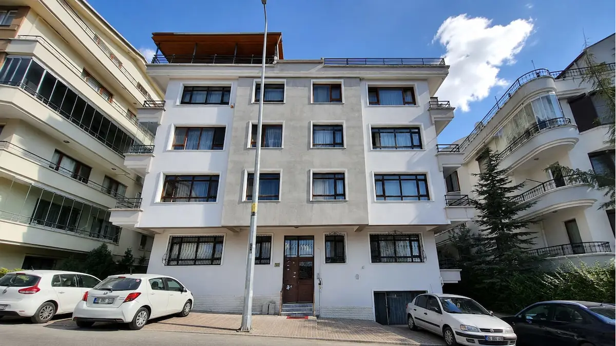KIRKKONAKLAR’DA  YATIRIMLIK 3+1 BAHÇE KATI FIRSAT DAİRE