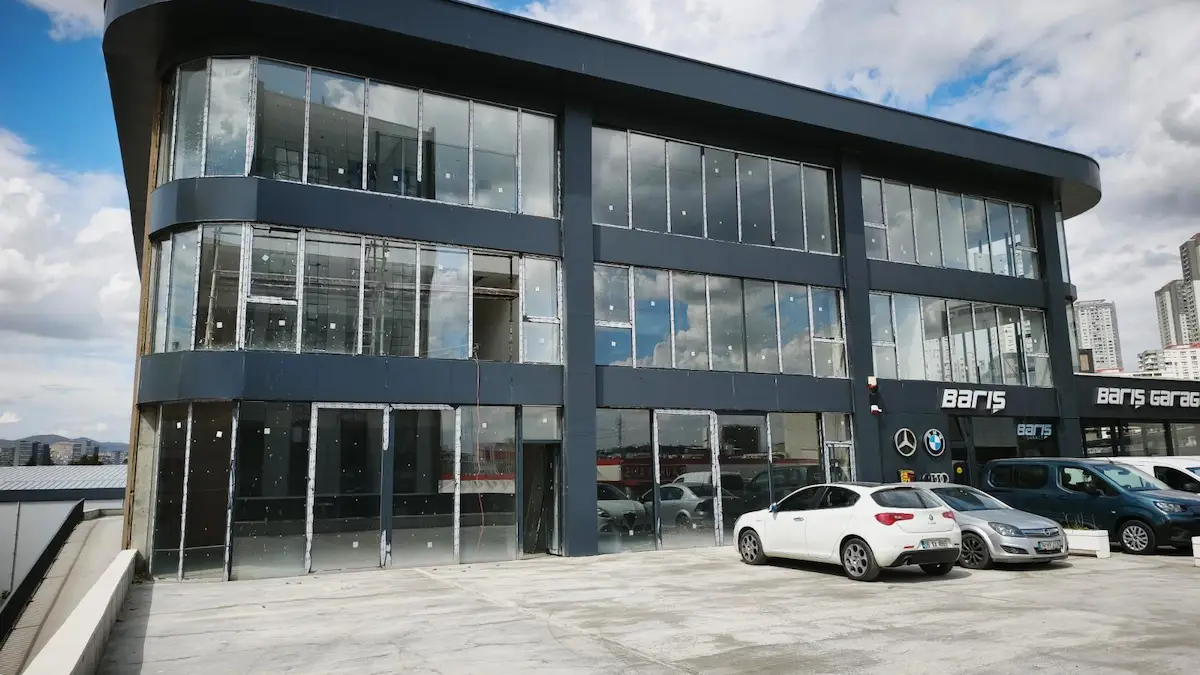 YENIMAHALLE MEHMET AKIF ERSOY'DA OTOZONEDE KÖŞE KIRALIK IŞYERI