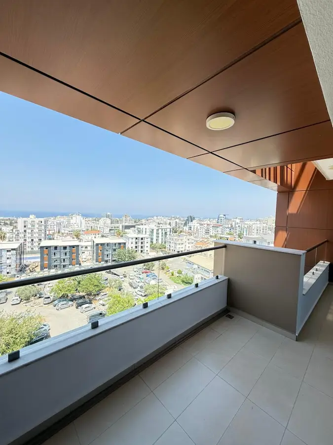 GIRNE MERKEZDE DENİZ MANZARALI SATILIK 3+1 DAIRE