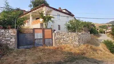 BURSA İZNİK TACİRDE GÖL MANZ. VİLLA İMARLI, 693 M² ARSA
