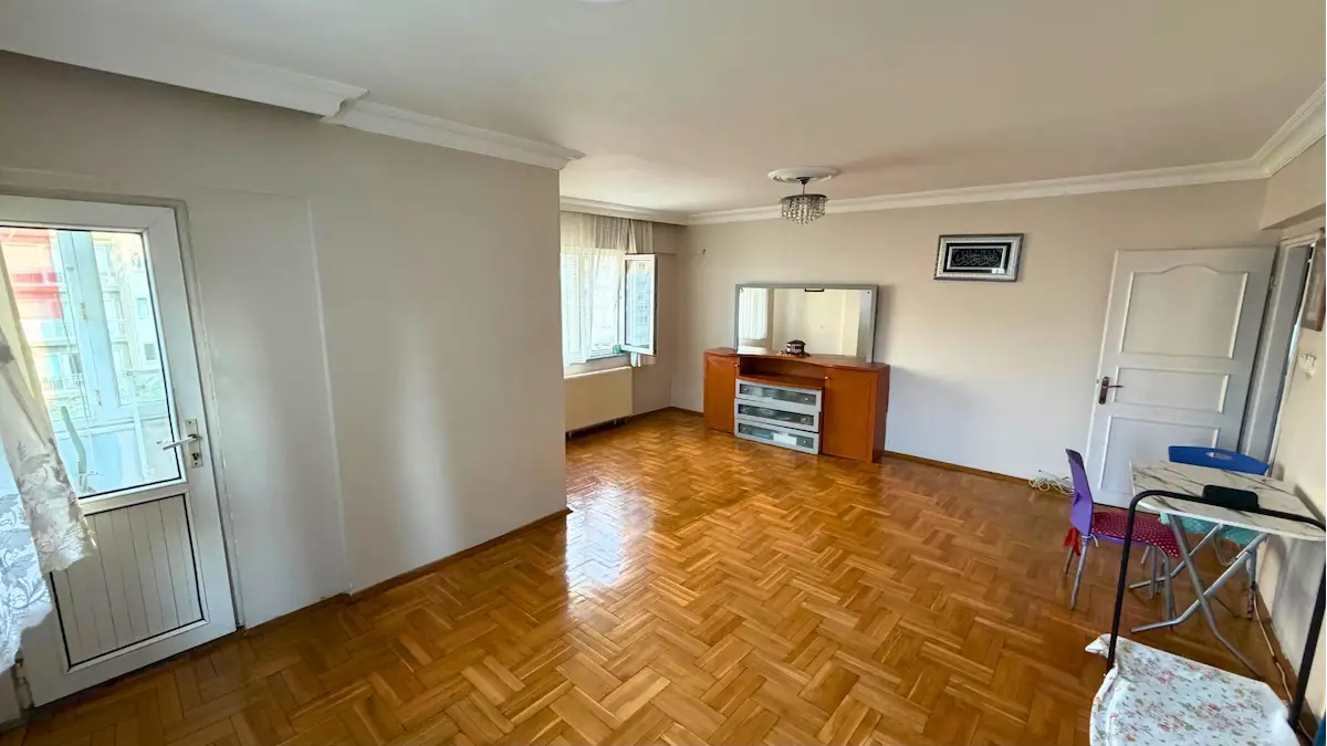 YENİ YAŞAM SİTESİ METROBÜSE 10 DK ARA KAT SATILIK 3+1 3