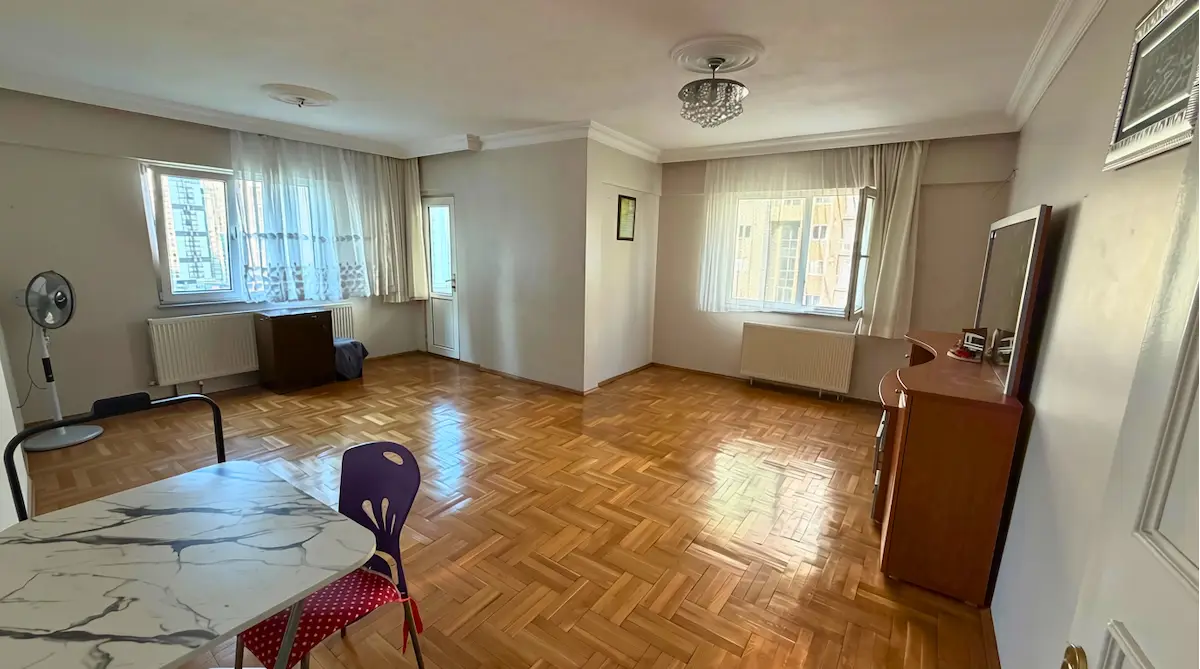 YENİ YAŞAM SİTESİ METROBÜSE 10 DK ARA KAT SATILIK 3+1 2