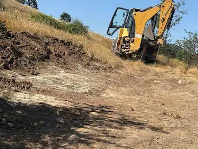YOLU AÇILDI! ÇİFTLİK YAPIMINA UYGUN,GÖL MANZARALI, SATILIK ARAZİ