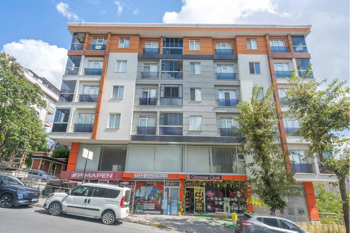 REMAX GELİŞİMDEN CADDE CEPHELİ MERKEZİ KONUMDA SATILIK DÜKKAN
