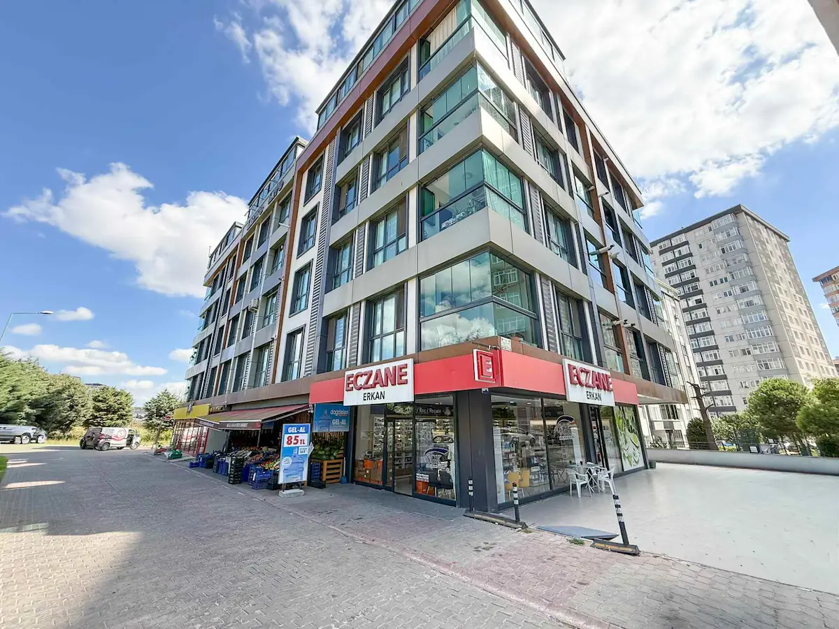 BEYLİKDÜZÜ BARIŞ MAHALLESİ LÜX LİFE 'DE 2+1 SATILIK DAİRE