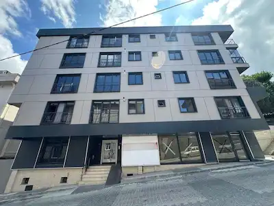 KAYIŞDAĞI MAH YEDİTEPE ANA KAPIDA 1+1 KİRALIK SIFIR DAİRE