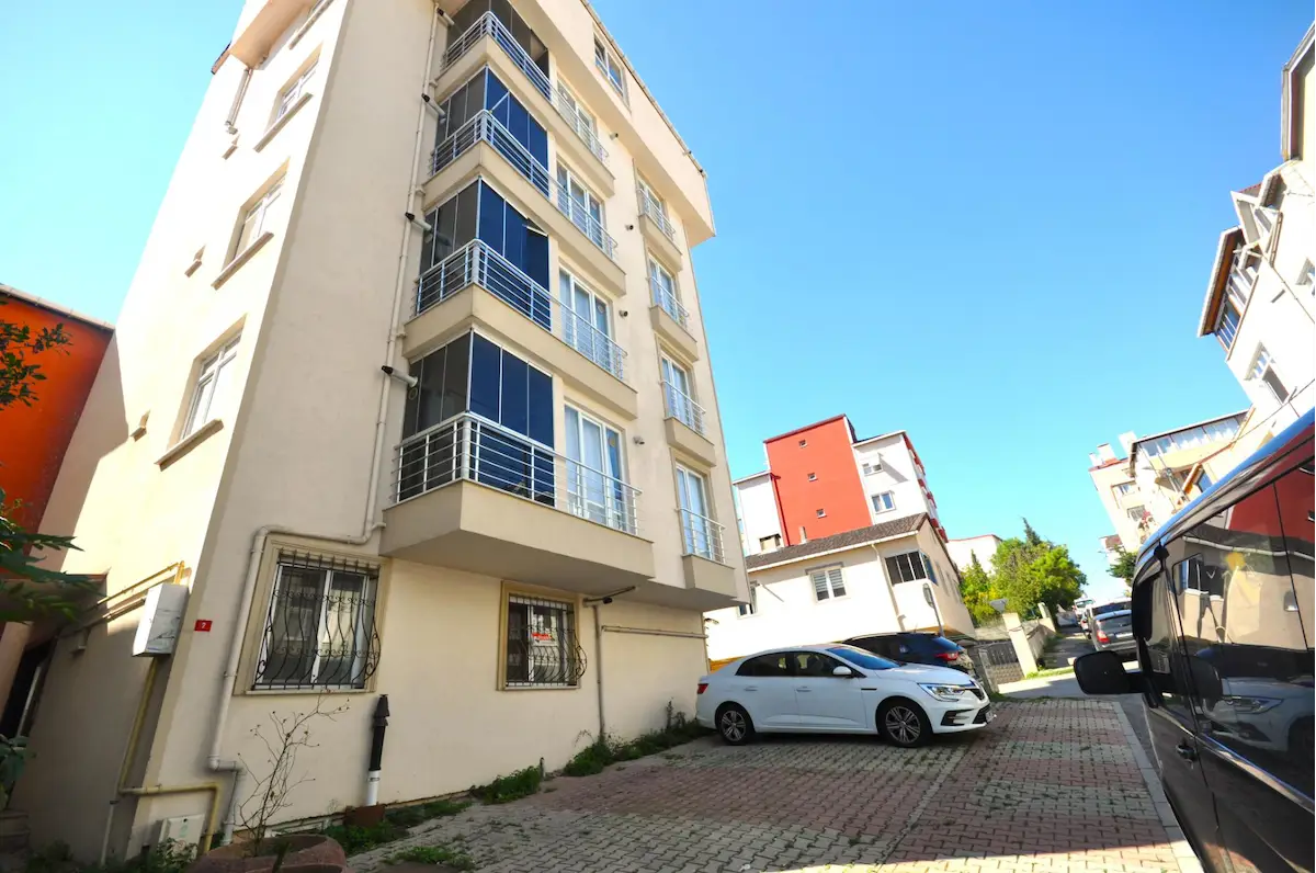 KARTAL YENİ BİNADA DENİZ MANZARALI OTOPARKLI ASANSÖRLÜ GENİŞ 2+1 3