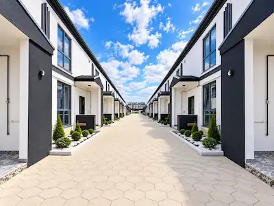 KARTEPE'DE SIFIR ÖZEL BAHÇELİ 3+1 SATILIK VİLLA