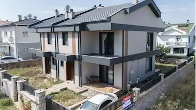 GÖLBAŞI KIZILCAŞAR’DA 2025 YAPIMI 5+1, 295 M², YERDEN ISITMALI SATILIK VİLLA