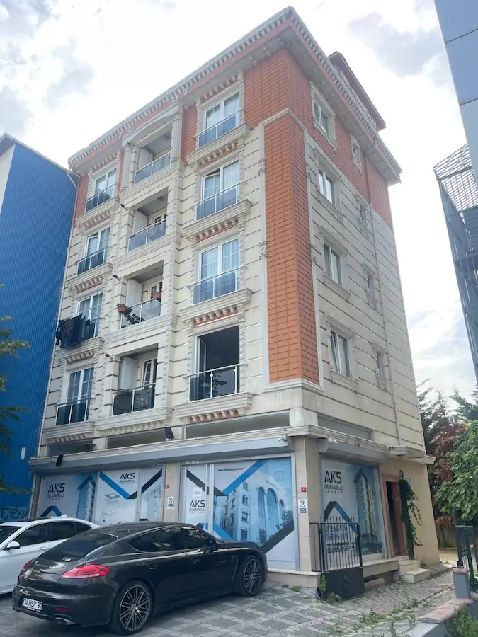 ÜMRANİYE ESENŞEHİRDE KİRALIK 3+1 AÇIK OTOPARKLI DAİRE