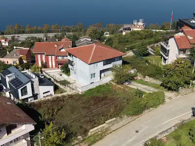 SAPANCA’DA GÖL MANZARALI %60 İMARLI SATILIK ARSA